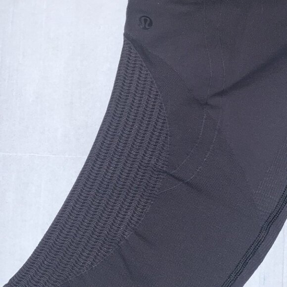 𝅺LULULEMON zone in black seamless compression yoga tights size 4 - Picture 8 of 16